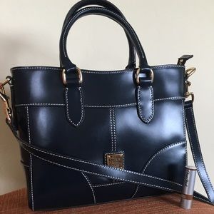 Dooney & Bourke Selleria Mila Tote in Navy